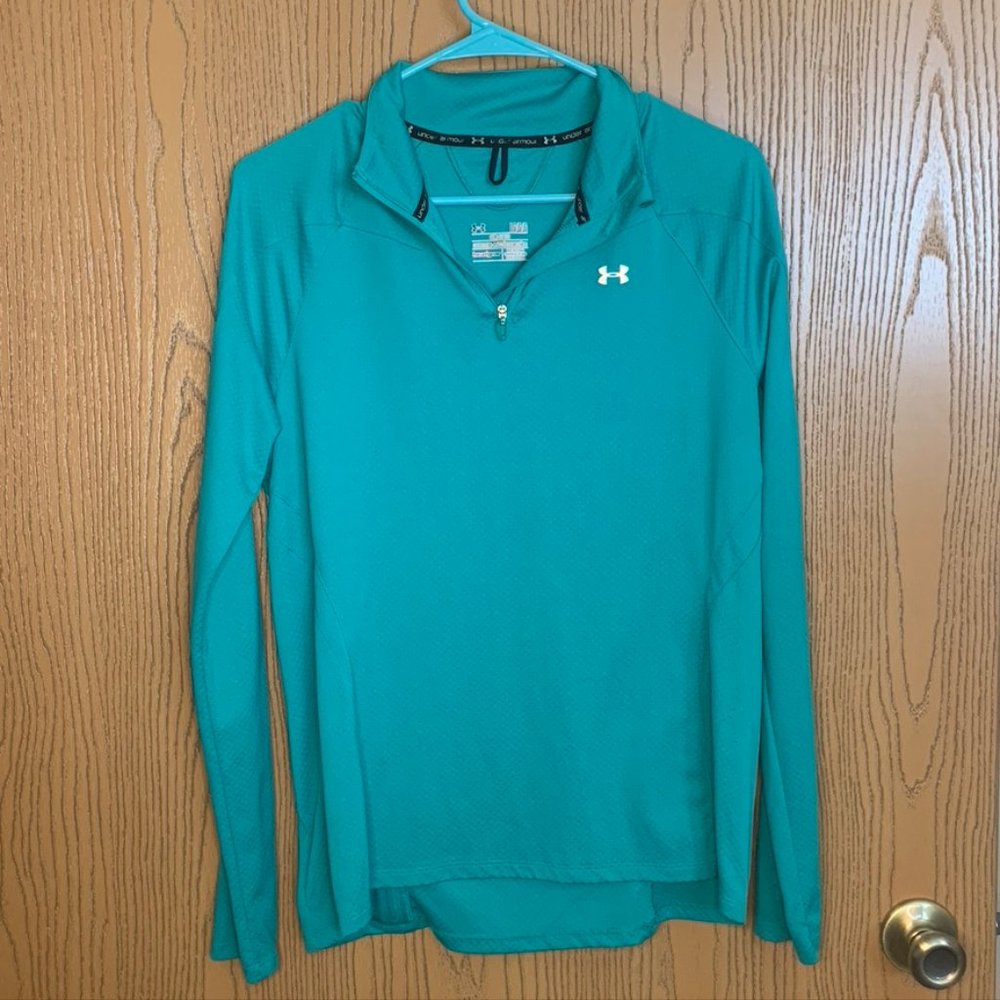 Dri-fit, fitted 1/2 Zip Pullover